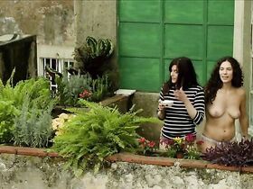 Валери Донзелли голая, Патрисия Андре голая – Длинные волны (2013) #2