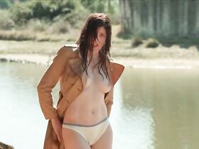 Валери Донзелли голая, Патрисия Андре голая – Длинные волны (2013) #3