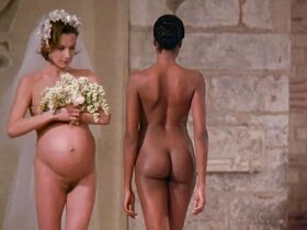 Уте Лемпер голая, Ив Сальвель голая, Джорджианна Робертсон голая – Высокая мода (1994) #3