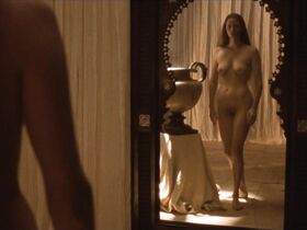 Тильда Суинтон голая – Орландо (1992)