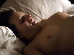 Элизабет Мосс голая – Вершина озера s02e05 (2017) #4