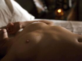 Элизабет Мосс голая – Вершина озера s02e05 (2017) #6