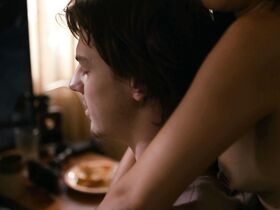 Зин Хуонг Тхи Нгуйен голая – Вершина озера s02e05 (2017) #1