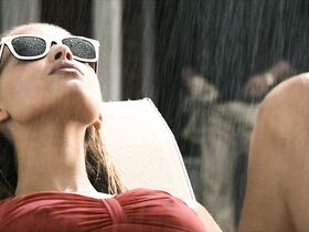 Тахина Тоцци-МакМанус секси, Кристи-Ли Календра голая – Цена красоты (2009) #3