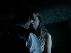 Сильвия Хукс голая – Девушка и смерть (2012) #2