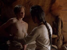 Сьюзи Эймис голая, Олинда Туртурро голая – Баллада о маленькой Джо (1993) #3