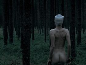 Сюзанна Вуэст голая – Спокойной ночи, мамочка (2014) #2