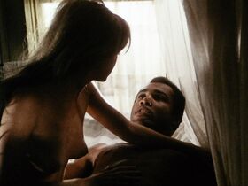 Сьюзен Джордж голая, Бренда Сайкес голая, Лаура Мисч Оуэнс голая, Реда Уайатт голая – Мандинго (1975) #2