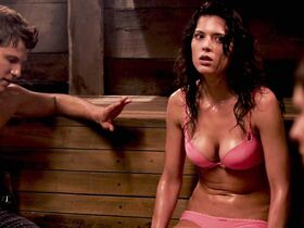 Скаут Тэйлор-Комптон секси, Кристина Уллоа секси – 247 градусов по Фаренгейту (2012)