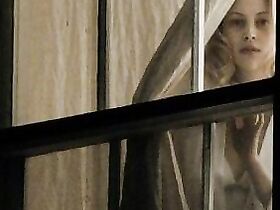 Сара Гадон секси – Антивирус (2012) #3