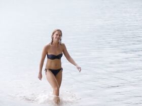 Рут Уилсон секси – Любовники s02e06 (2015)