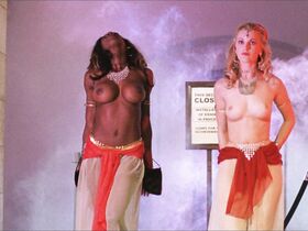 Рут Дюбюиссон голая, Анджела Джексон голая, Эммануэль Вожье секси, Луизетт Гейсс голая – Исполнитель желаний 3: Камень Дьявола (2001)