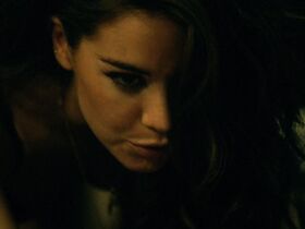 Роксанна Макки секси, Ким Энгельбрехт секси, Шивани Гаи секси, Кристина Чонг голая – Доминион s02e08 (2015) #2