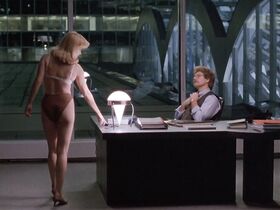 Ребекка Де Морнэй секси – Виновен вне подозрений (1993)