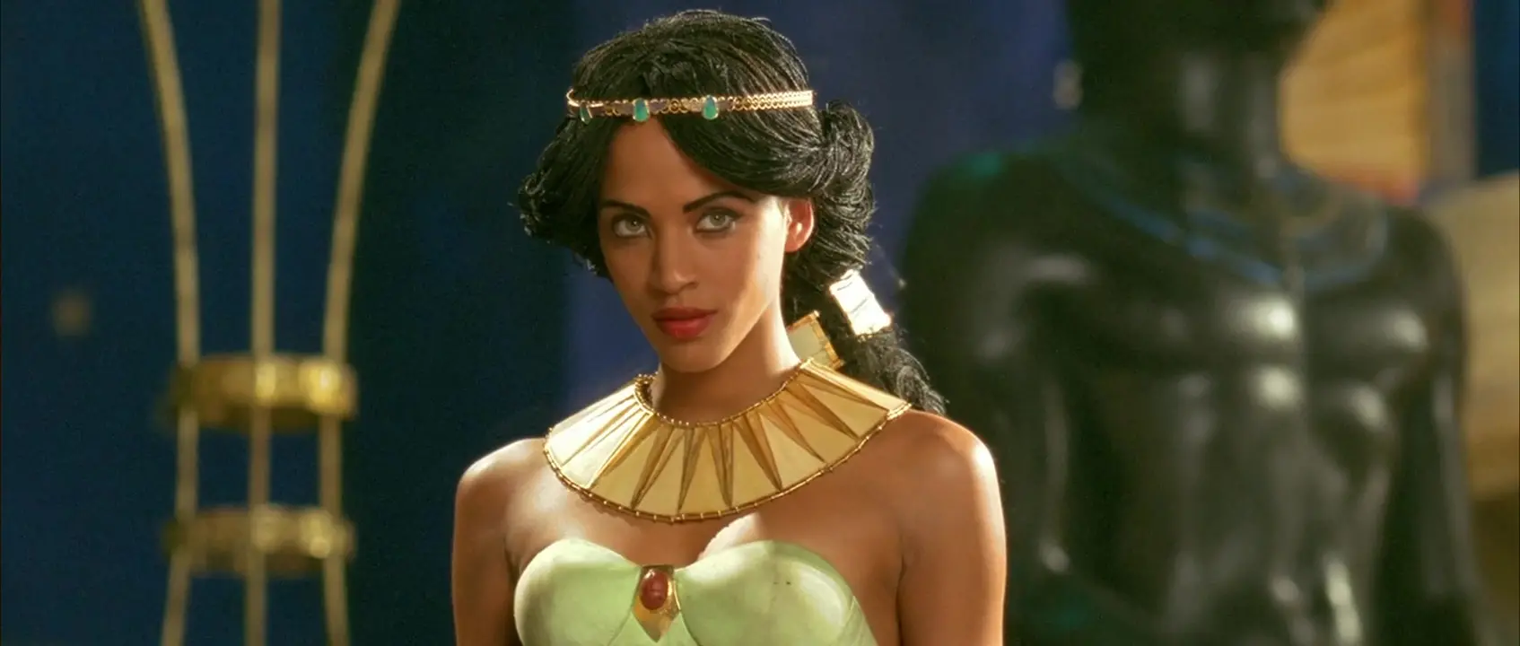 Noйmie Lenoir секси - Астерикс и Обеликс: Миссия Клеопатра (2002) |  EroScena.com