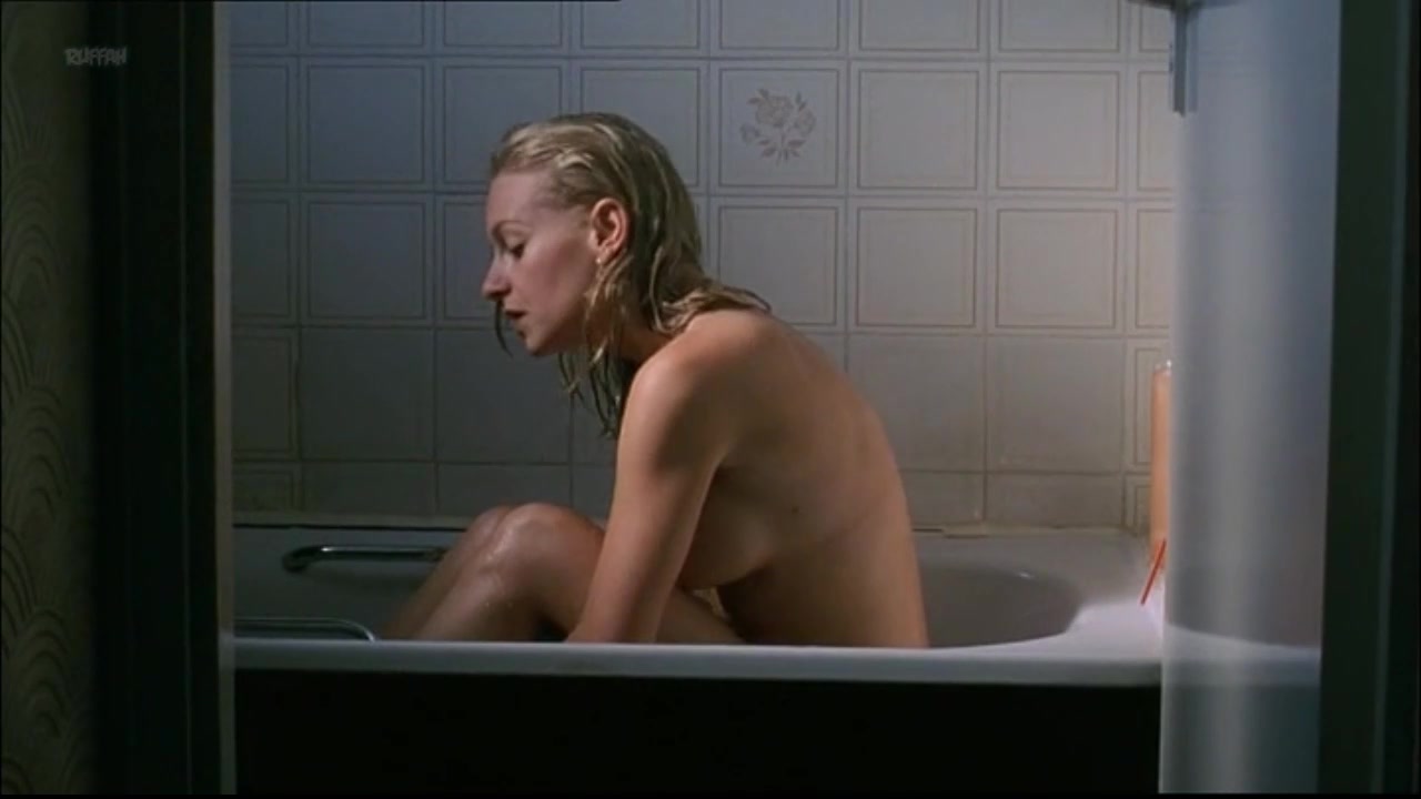 Кристина Тремарко голая - Gifted (2003) .