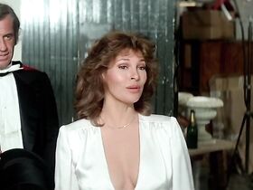 Рэкел Уэлч секси – Чудовище (1975) #2