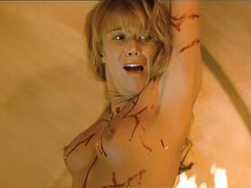 Ракель Мероньо голая, Макарена Гомес голая – Дагон (2001)