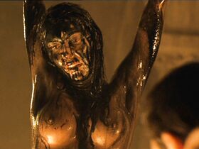 Ракель Мероньо голая, Макарена Гомес голая – Дагон (2001) #2