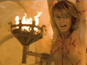 Ракель Мероньо голая, Макарена Гомес голая – Дагон (2001) #3