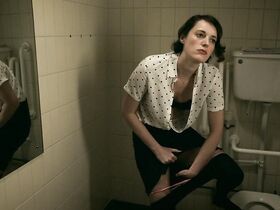 Фиби Уоллер-Бридж голая, Сара Дэйкин голая – Дрянь s01e01-04 (2016) #3