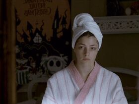 Оливия Тирлби секси – Секрет (2007) #3