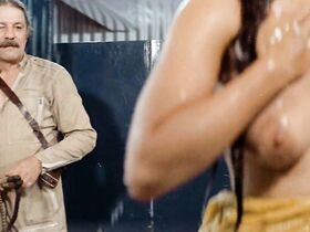 Оливия Хасси голая, Линда Стоунер голая – Охота на индюшек (1982) #2