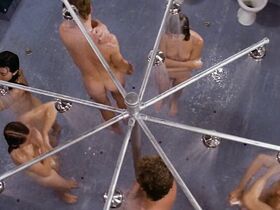 Оливия Хасси голая, Линда Стоунер голая – Охота на индюшек (1982) #3