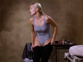 Наташа Хенстридж секси – Призраки Марса (2001)