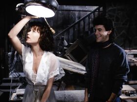 Шерил Энн Уилсон голая, Дебра Фарентино секси – Ужас подземелья (1988) #3