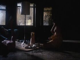 Миа Фэрроу голая – Ребёнок Розмари (1968)