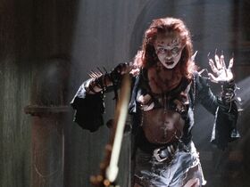 Мелинда Кларк голая – Возвращение живых мертвецов 3 (1993) #3