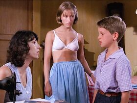 Мари Матерон голая – Великий путь (1987) #3