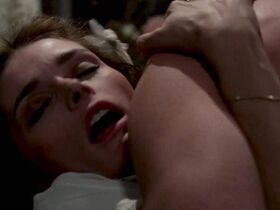 Марго Киддер голая – Ужас Амитивилля (1979) #2