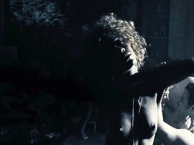 Сибонгиле Мламбо голая – Послание от Кинга (2016) #1