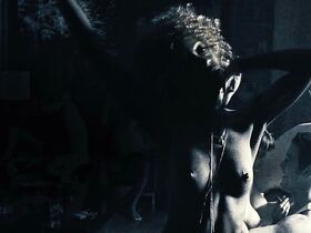 Сибонгиле Мламбо голая – Послание от Кинга (2016) #2