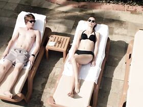 Люси Фрай секси – Студент со связями (2015)