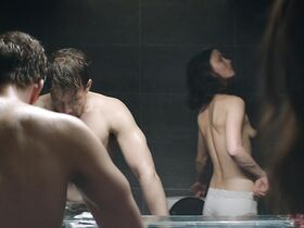 Лиза Ловен Конгсли голая – Форс-мажор (2014) #3