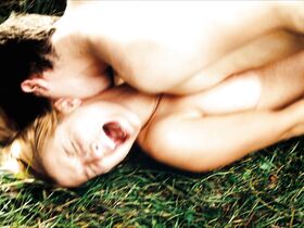 Лоуренс Хэмелин голая, Лили Коул голая – Дневники мотылька (2012) #3