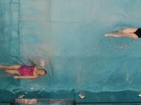 Лаура Бирн голая, Клеманс Поэзи секси – Этажом ниже (2015) #2