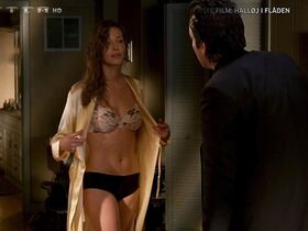 Лара Филлипс голая, Конни Нильсен голая – Ледяной урожай (2005) #3