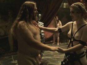 Лора Хэддок голая, Лара Пулвер голая – Демоны Да Винчи s03e03-04 (2015) #3