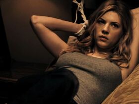 Кэтрин Уинник секси – Выбор киллера (2010) #3