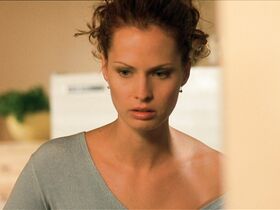 Ката Добо голая – Во имя мести (2003) #2