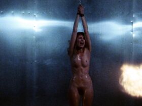 Йоханна Брушай голая – Не заходи в дом (1980) #2