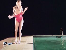 Джоэли Ричардсон голая, Джейн Гарнетт голая, Джульет Стивенсон голая – Отсчет утопленников (1988)