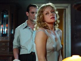 Юлия Пересильд голая – Холодное танго (2017) #6