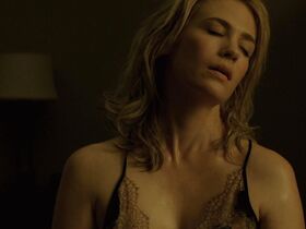 Дженьюэри Джонс секси – Хорошее убийство (2014)