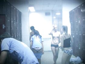 Яна Велдхер голая, Дженнифер Миссони голая – Воспроизведение (2012) #3