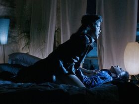 Джейми Герц голая – Меньше нуля (1987)